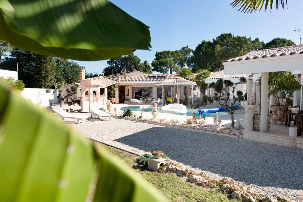Le Mas Des Mathes, Chambres D'Hotes, Studios Les Mathes Exterior photo